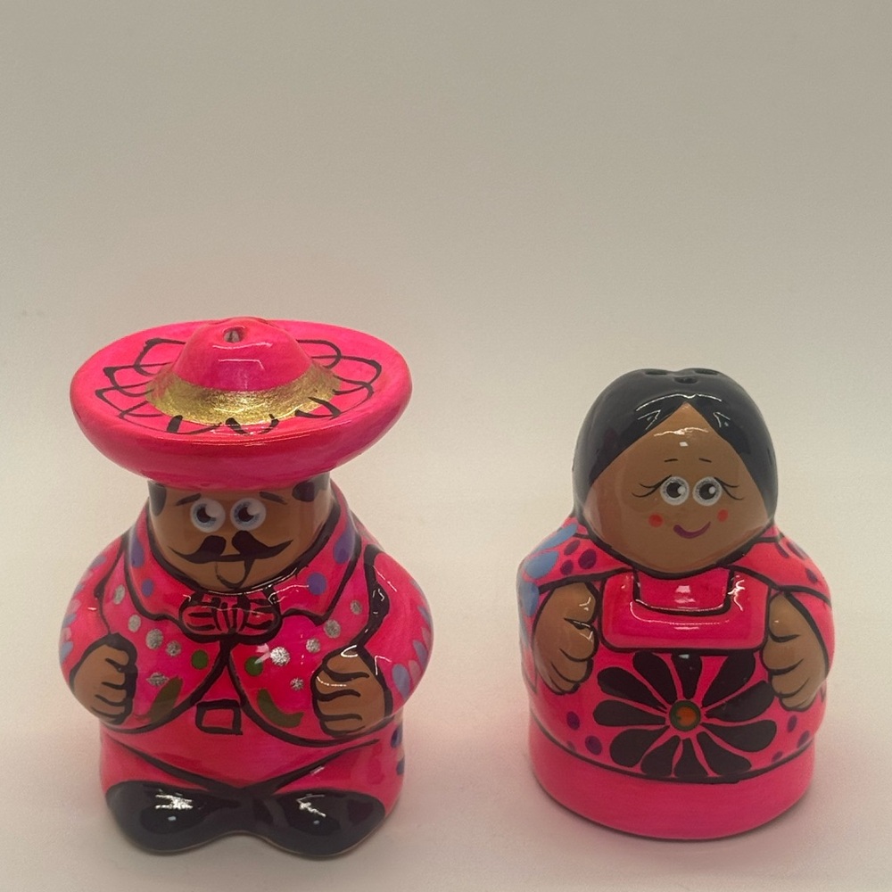 Mexican Colorful Pottery Salt And Pepper Shaker Set 2 Figural Folk Art Pottery